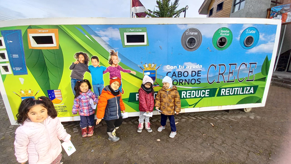 Niñas y niños del Jardín Infantil “Tánana” aportan al reciclaje en Puerto Williams