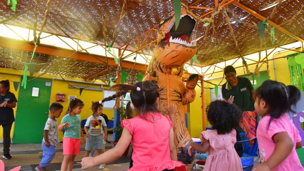 Con un Parque Jurásico la JUNJI inició sus Jardines infantiles de verano