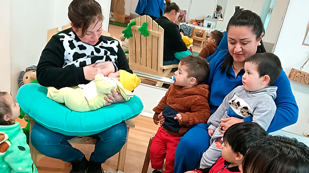 JUNJI Valparaíso fortalece vínculos afectivos y emocionales potenciando la lactancia materna